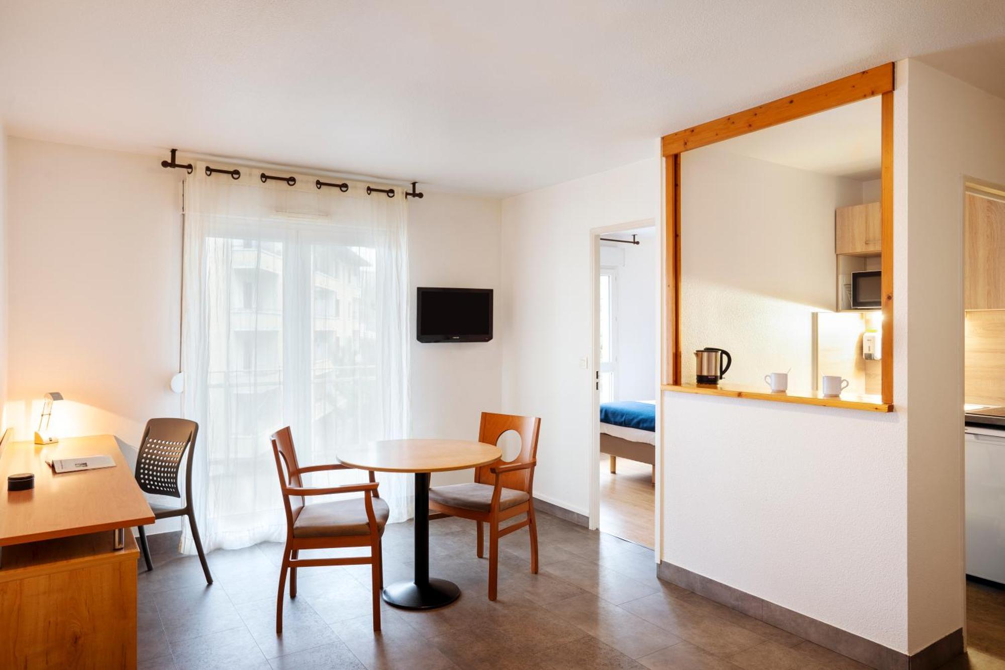Sejours & Affaires Annecy Le Pont Neuf Aparthotel Cran-Gevrier Luaran gambar