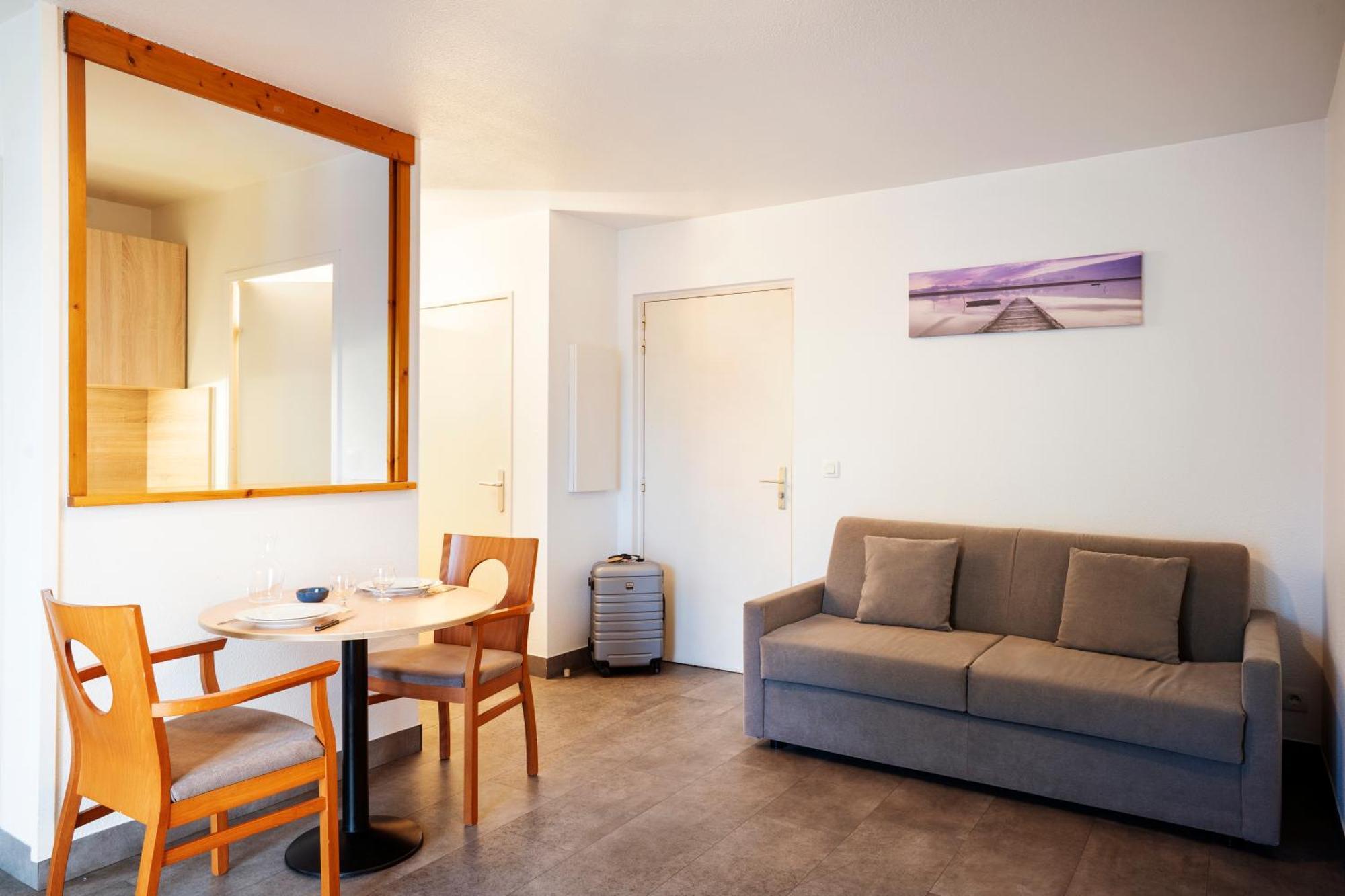 Sejours & Affaires Annecy Le Pont Neuf Aparthotel Cran-Gevrier Luaran gambar