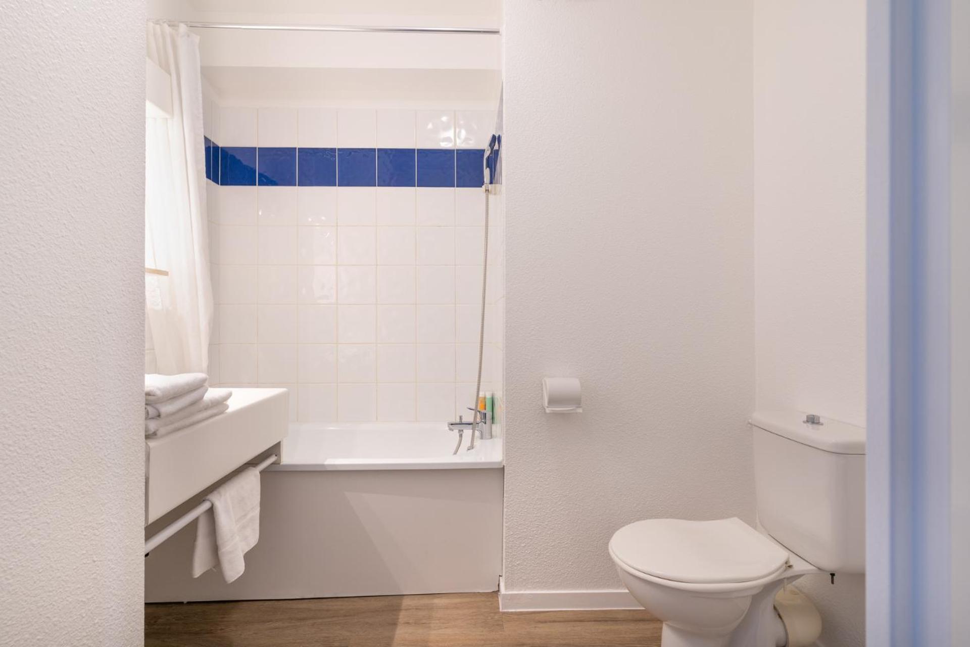 Sejours & Affaires Annecy Le Pont Neuf Aparthotel Cran-Gevrier Luaran gambar