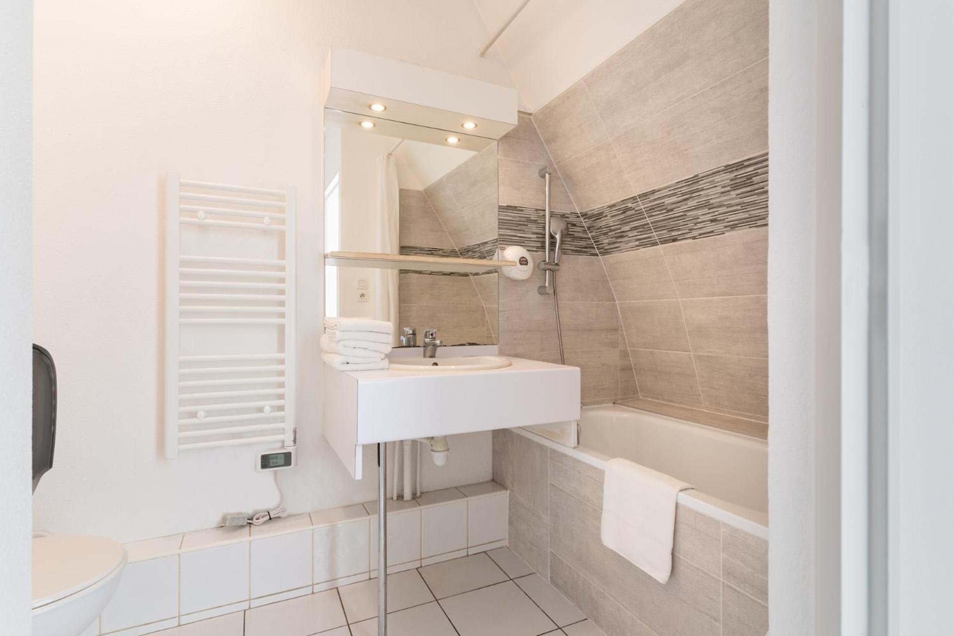Sejours & Affaires Annecy Le Pont Neuf Aparthotel Cran-Gevrier Luaran gambar