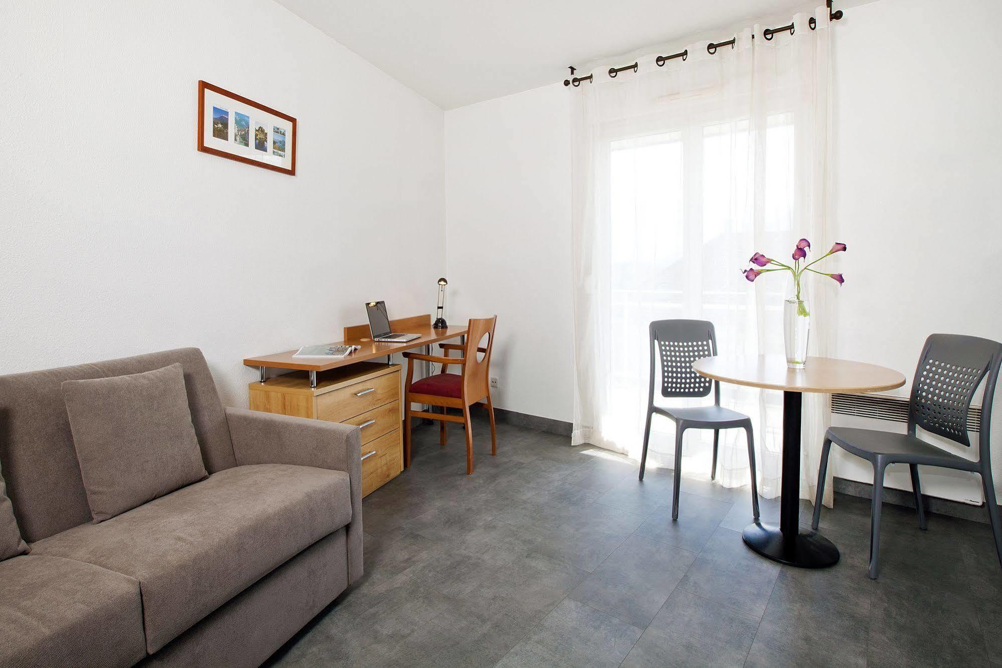 Sejours & Affaires Annecy Le Pont Neuf Aparthotel Cran-Gevrier Luaran gambar