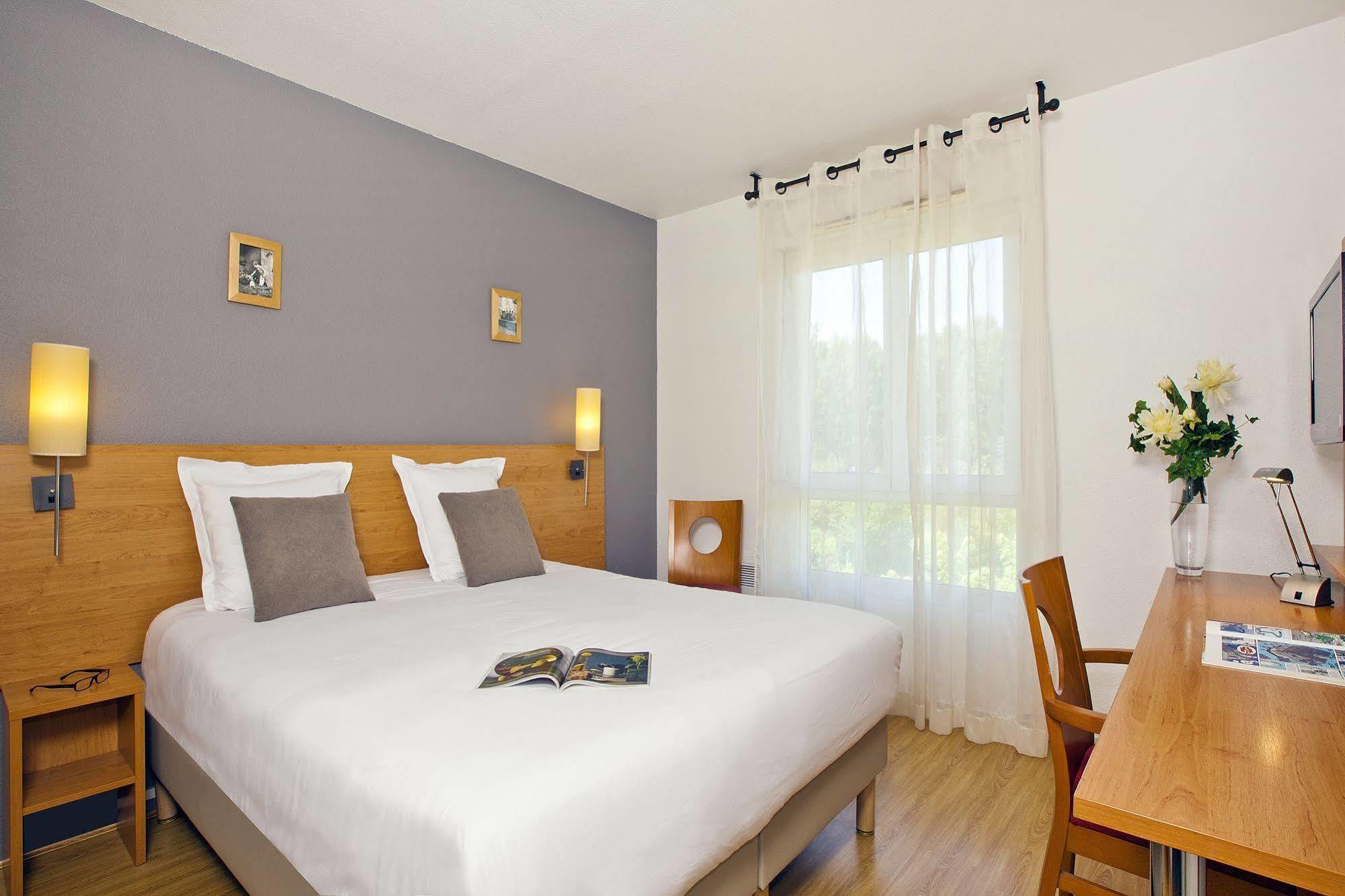 Sejours & Affaires Annecy Le Pont Neuf Aparthotel Cran-Gevrier Luaran gambar